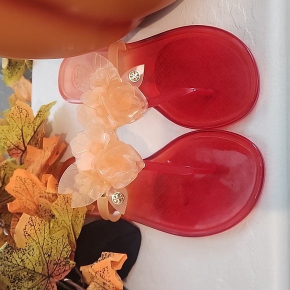 Tory Burch Shoes - OPEN TO OFFERS Preloved tory burch blossom